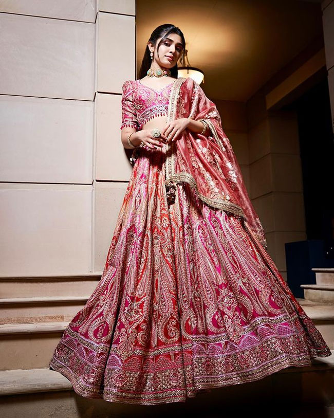 Staggering Poses Of Krithi Shetty